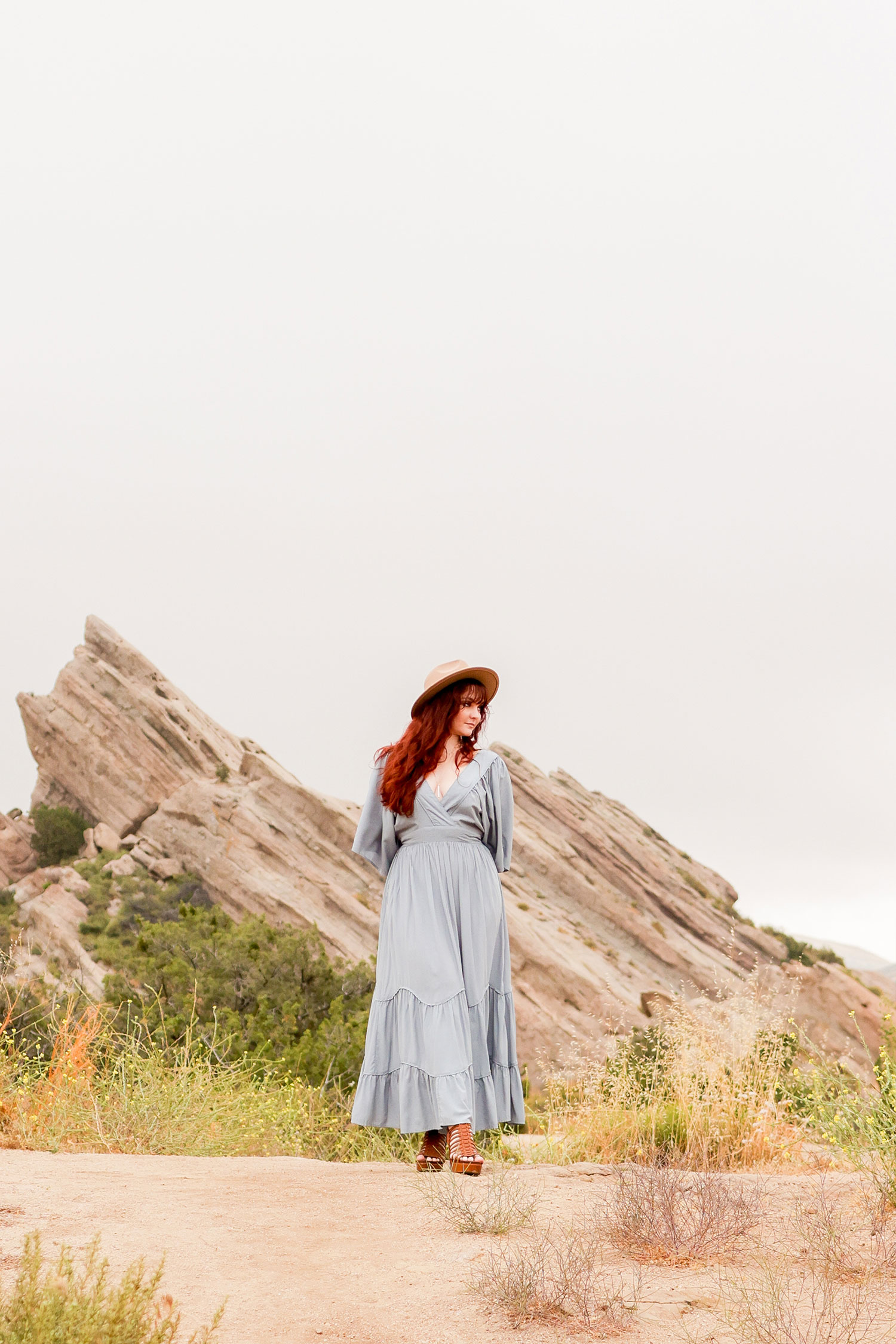 graduation-photos-vasquez-rocks-boho-vibe-aesthitic-blue-dress