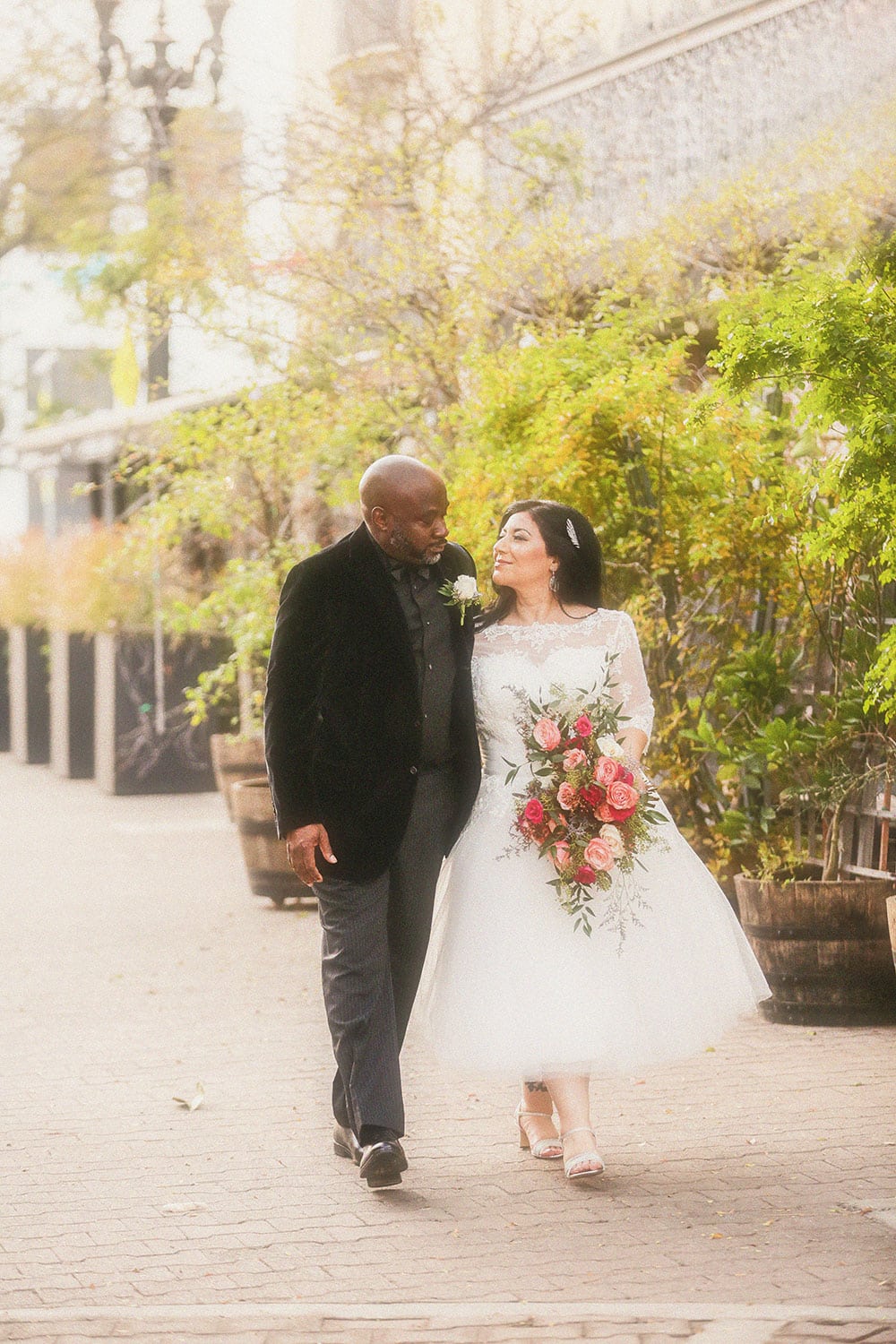 dreamy-vintage-noisy-wedding-photo