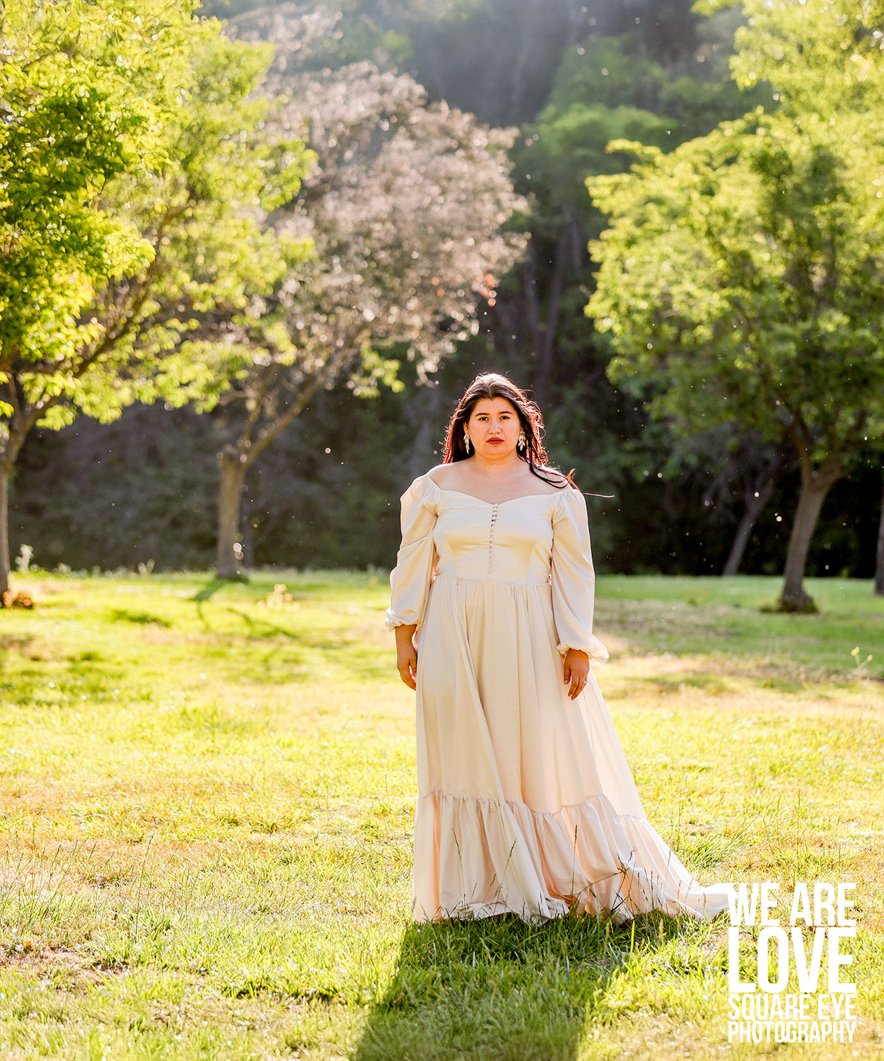 standing-like-nothing-plus-size-posing