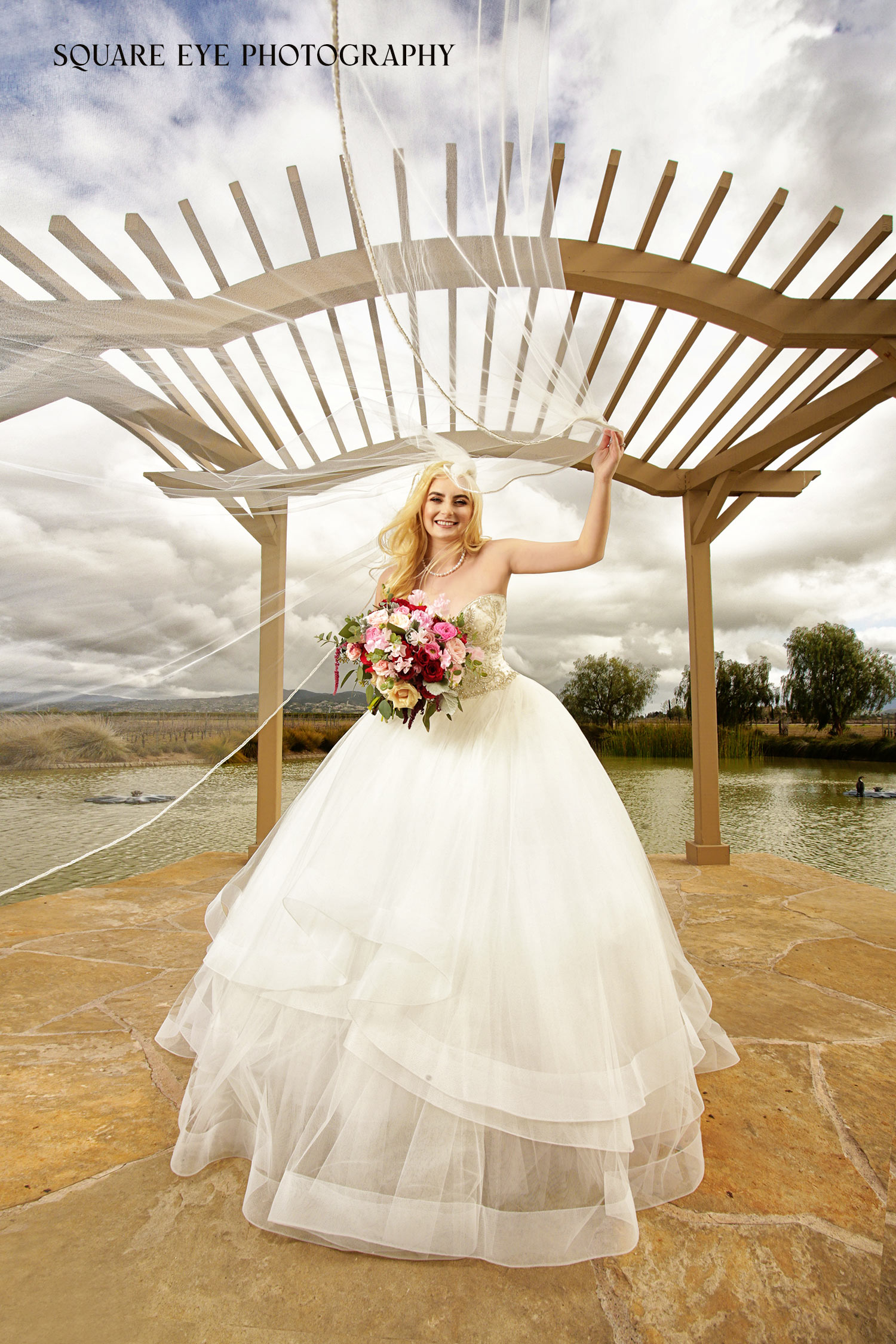 ponte-winery-bride-under-cathedral-veil ponte-winery-bride-under-cathedral-veil