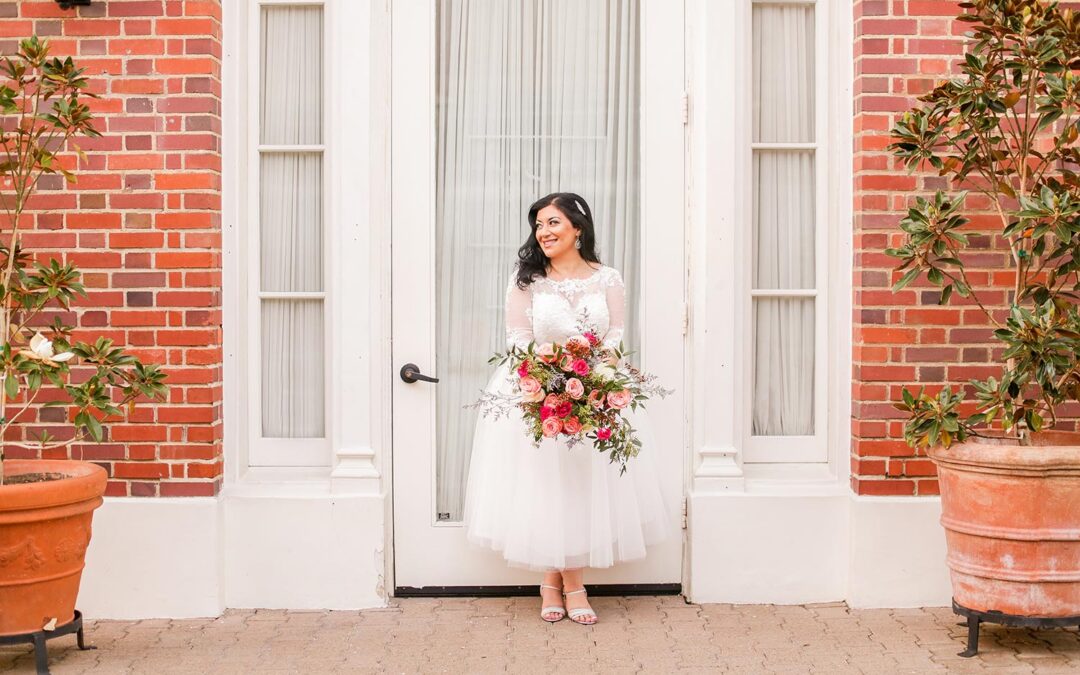 Plus Size Bride Posing Guide: Flattering Wedding Photo Tips